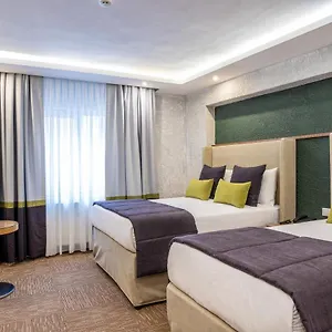 4* Hotel Carlton Old City